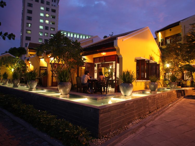 Check-in những nhà hàng view đẹp và sang trọng nhất Đà Nẵng